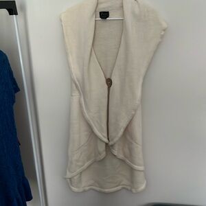 Pure Handknit open sweater with pockets